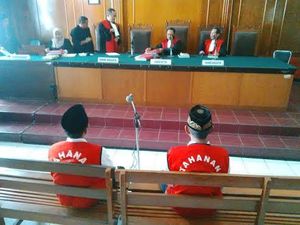Kades Selok Awar-Awar Disidang Dua Kali Kades Selok Awar-Awar Disidang Dua Kali