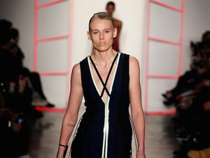 Gara-gara Pembalut Tampon, Model Cantik Ini Akan Lumpuh Tanpa Dua Kaki