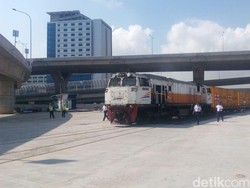 Meski Lebih Cepat, Ongkos Kereta Barang Priok Lebih Mahal dari Truk