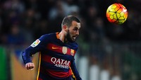 Aleix Vidal. Pada masa jayanya, Vidal adalah pemain yang bikin Barcelona rela menggelontorkan uang nyaris 20 juta euro. Seiring bertambahnya usia, Vidal bahkan sudah tak main sejak akhir musim 2022/2023 bersama Espanyol. Foto: David Ramos/Getty Images