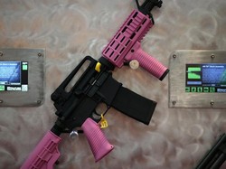 Bikin Senjata Api Warna Cerah, Produsen AS Incar Anak-anak