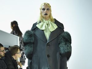 Ketika Lady Gaga Jadi Model Catwalk