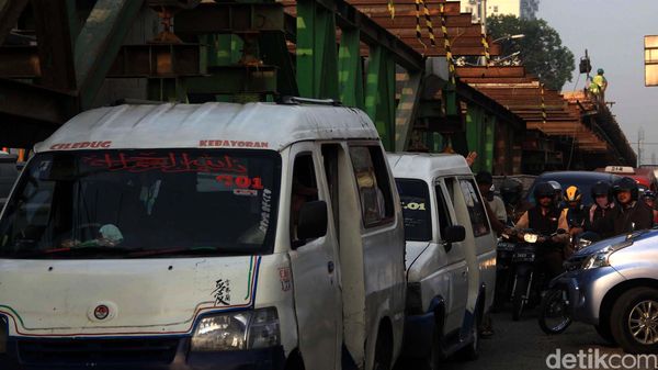 Proyek JLNT Ciledug-Tendean Berimbas Macet