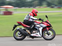 Perang Motor Sport 150 cc, Mana yang Terlaris?