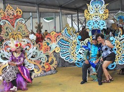 Kontingen Indonesia Jadi Sasaran Foto Selfie di Parade Chingay 2016