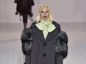 Lady Gaga: Aku Bleaching Alis Setiap Hari