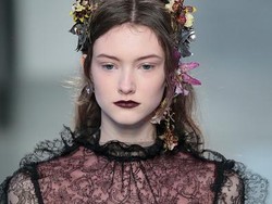 Glamour Hingga Dramatis, Makeup dari New York Fashion Week yang Bisa Diikuti