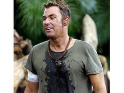 Mantan Atlet Kriket Digigit Anaconda di Kepala Saat Tampil di TV