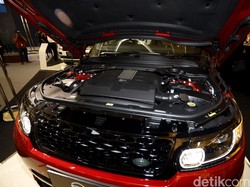 SUV Cepat Range Rover SVR Bakal Pakai Mesin Jaguar F-Type?