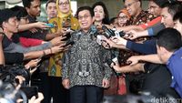 Ketua Dewan Komisioner OJK Datangi KPK
