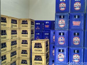 Polisi Temukan Ratusan Miras di Gudang Kafe Milik Daeng Aziz