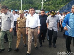 Kunjungan ke Sulawesi Tenggara, Jonan Resmikan 2 Pelabuhan Penyeberangan