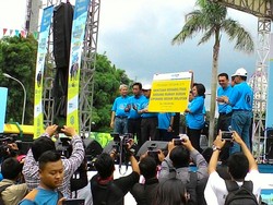 Minggu Pagi, Bos BTN dan Ahok Lari Keliling Senayan