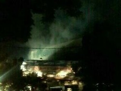 8 Jam, Petugas Damkar Masih Berusaha Padamkan Kebakaran Jaya Plaza Kosambi