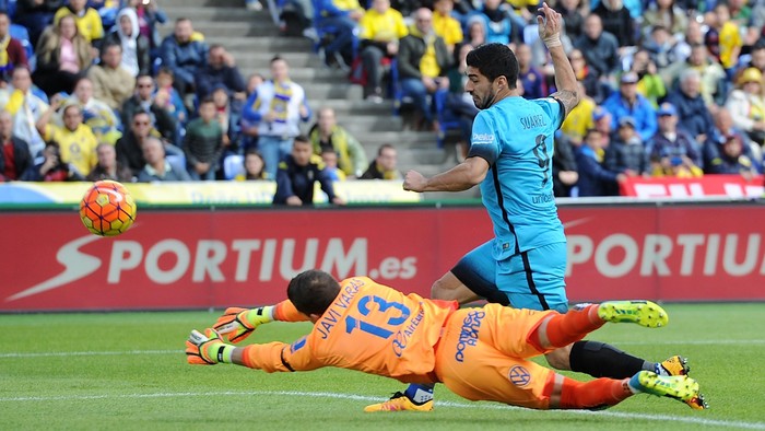 Suarez-Neymar Bawa Barca Atasi Las Palmas 2-1
