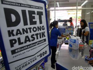 Pengusaha Tolak Larangan Penggunaan Kantong Plastik Pengusaha Tolak Larangan Penggunaan Kantong Plastik