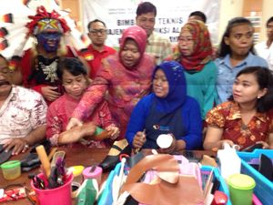 Risma Bangga Dengan Potensi Warga Eks Lokalisasi Dolly Risma Bangga Dengan Potensi Warga Eks Lokalisasi Dolly