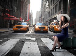 Mengira Taksi, Pengedar Ganja Malah Naik Mobil Polisi