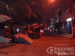 Suasana Sepi Bikin Penghuni Kalijodo Pilih Pindahan di Tengah Malam