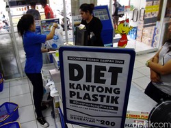 Kantong Plastik Kini Berbayar, Penerapan Cukainya Kapan?