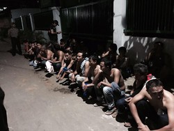 Antisipasi Tawuran, Polisi Amankan Puluhan Orang di Johar Baru Jakpus