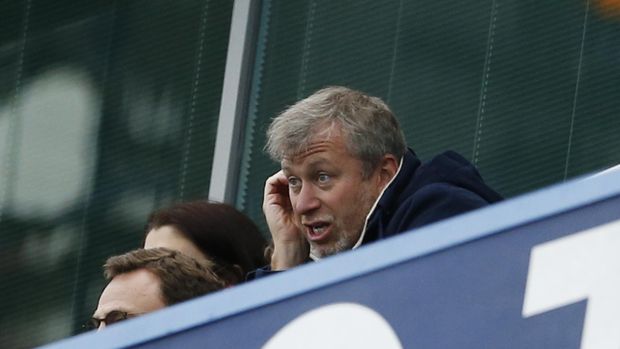 Sampai dengan saat ini orang terdekat Abramovich belum tahun kapan visa baru akan diberikan.