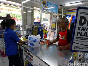 Aturan Belum Jalan, Target Rp 500 M dari Cukai Plastik Batal Aturan Belum Jalan, Target Rp 500 M dari Cukai Plastik Batal
