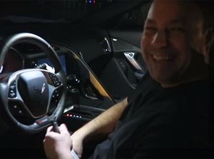 Ultah ke-50, Ayah Ini Dihadiahi Corvette Z06 Ultah ke-50, Ayah Ini Dihadiahi Corvette Z06