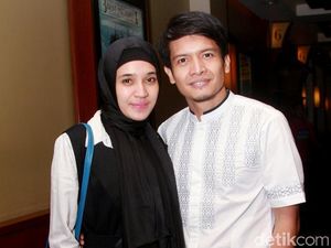 Berhijab, Dhini Aminarti Serasi dengan Dimas Seto Berhijab, Dhini Aminarti Serasi dengan Dimas Seto