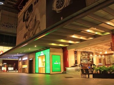 Begini Indahnya Orchard di Malam Hari