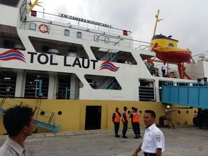 Layani Tol Laut Jokowi, Proyek Pelabuhan Kuala Tanjung Selesai Akhir 2016