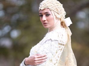 Foto di Pemakaman, Laura Muljadi Tampil Dramatis dengan Gaun Anniesa Hasibuan