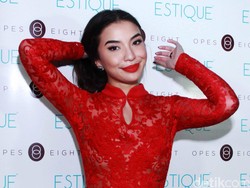 Berani Tampil Seksi dan Terbuka, Manohara Beri Pembelaan