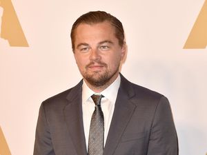 Leonardo DiCaprio Jalani Karantina Bareng Kekasih yang Beda Usia 23 Tahun