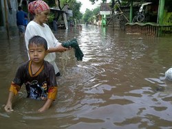 Banjir Hantui Pasuruan, Bupati Minta Camat dan Kades Update Info Bencana