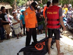 Dikira Pura-pura Tak Bisa Berenang, Remaja Tewas Tenggelam di Embung