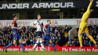 Saat melakoni pertandingan di White Hart Lane, Minggu (21/2/2016) malam WIB, Spurs mengganti tujuh pemain untuk menghadapi The Eagles dari skuat saat menghadapi Fiorentina. Harry Kane dan Delle Ali bermain sebagai starter. Reuters/Andrew Couldridge.