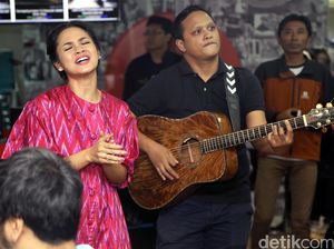 Yuk, Lihat Andien Nyanyi di detikcom