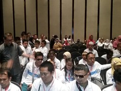 300 Tuna Netra Jabar Dapat Wakaf Quran Digital Braille