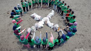 Aksi Bersihkan Laut dari Sampah