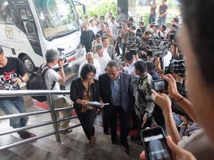 Pakai 3 Bus, Rombongan Komisi III DPR Sambangi KPK