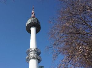 Manis Berdagang di Negeri Orang