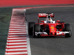 Vettel Tercepat di Hari Pertama Tes Pramusim Barcelona