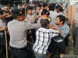 Blokir Jalan Kalianak Berlangsung Ricuh, Dua Warga Diamankan