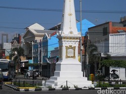 Aksi Sekelompok Anak Muda Berbagi Nasi Tiap Jumat Malam di Yogya