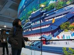 Sentuhan Seni OLED LG di Seoul Tower