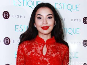 Zack Lee Makin Dekat dengan Manohara, Ini Buktinya