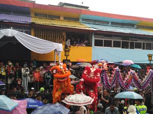 Hujan Tak Halangi Meriahnya Pawai Joli di Cap Go Meh Bogor