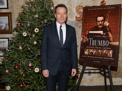 Aktor Breaking Bad Sebut Trump Tak Waras soal Penanganan Corona