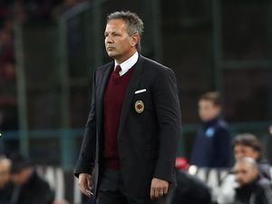 Skuat Milan Tetap Kompak Dukung Mihajlovic Skuat Milan Tetap Kompak Dukung Mihajlovic